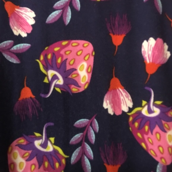 LuLaRoe Strawberry Print Leggings - Picture 4 of 7